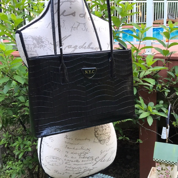 N.Y.C Handbags - Super Adorable NYC Bag super slender  🌺